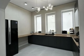 Горячая продажа дома 210 кв.м 5 соток в отличном районе