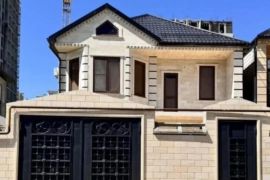 Продам дом по низу рынка